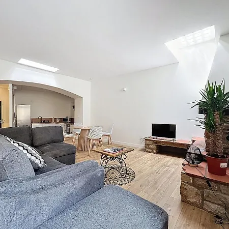 Ensemble Immeuble 26 Couchages Coudes