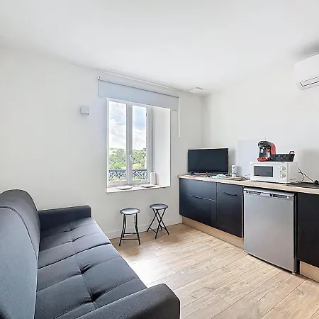Immeuble Complet Climatise, 24 Couchages, Centre Ville, Proche A75 Coudes