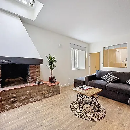 Апартаменты Immeuble Complet Climatise, 24 Couchages, Centre Ville, Proche A75 *